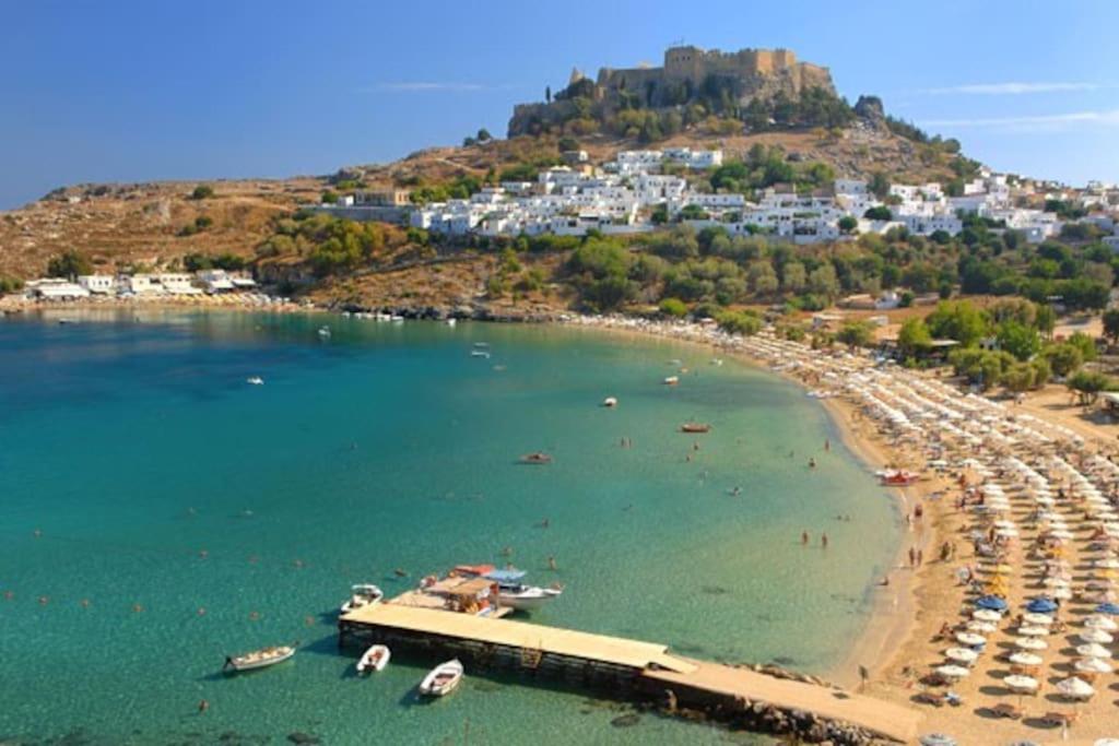 Cristelia Seafront & Pool Lakhania