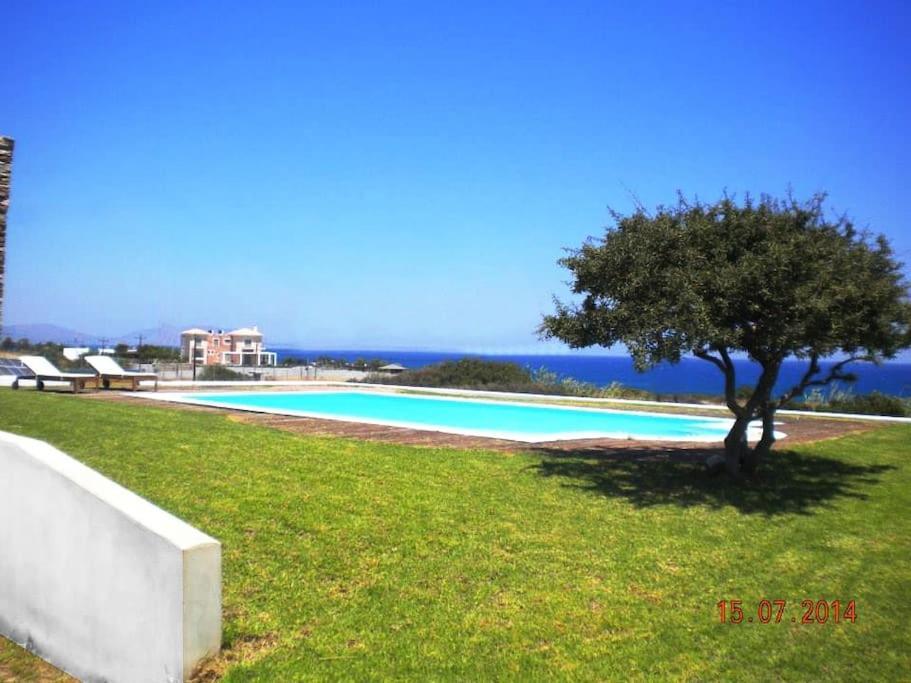 Cristelia Seafront & Pool Lakhania