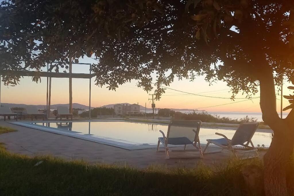 Villaer Cristelia Seafront & Pool Lakhania