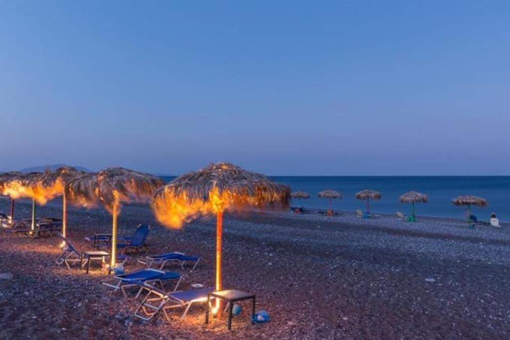 Villaer Cristelia Seafront & Pool Lakhania