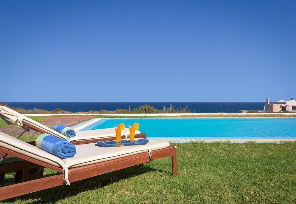 Cristelia Seafront & Pool * Lakhania
